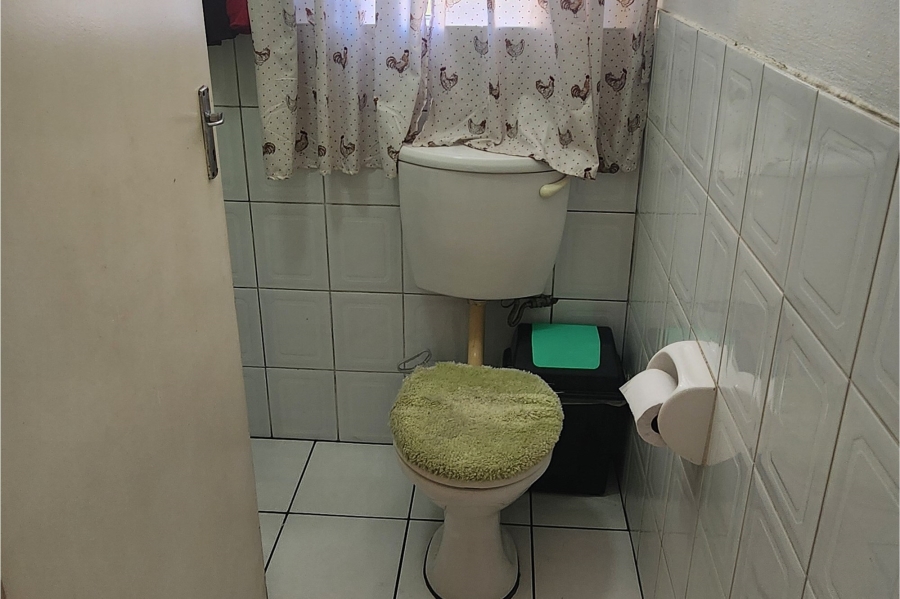 2 Bedroom Property for Sale in Oakglen Western Cape